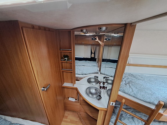 Adria 743 UT 15 of 30