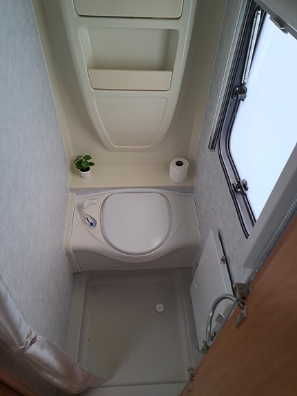 Adria 743 UT 12 of 30