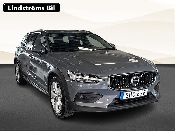 Volvo V60 Cross Country 3 of 18