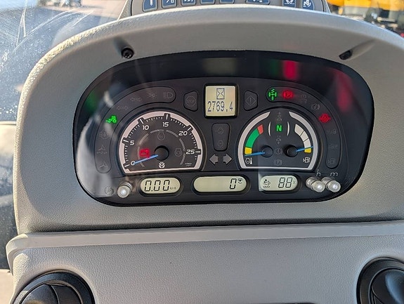New Holland T5.140 Auto Command 7 of 12