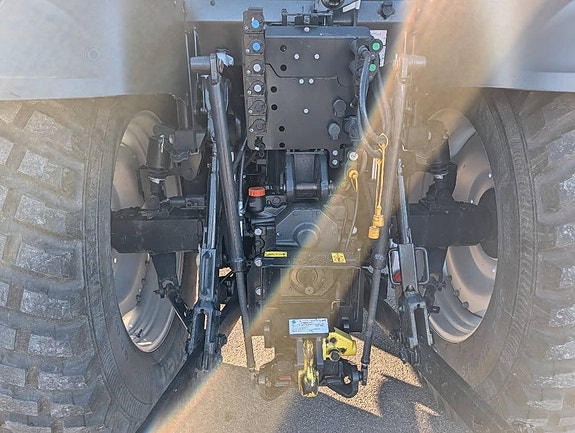 New Holland T5.140 Auto Command 5 of 12