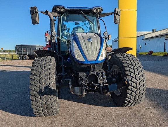 New Holland T5.140 Auto Command 2 of 12