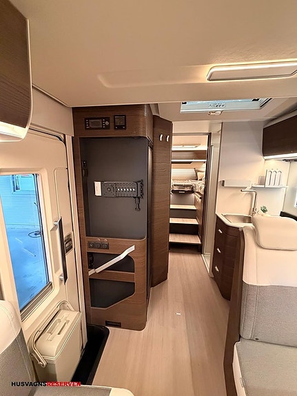 Adria MATRIX SUPREME 670 SL - Fiat MultiJet3 140HP (103kW) HD 43H 17 of 27