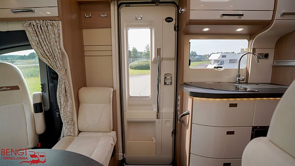 Carthago Tourer T 143 LE MERCEDES | Automat 19 of 21