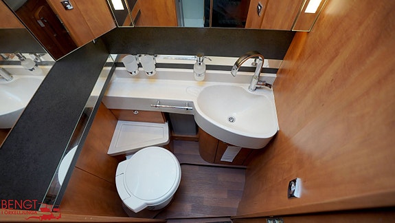 Carthago Chic C-line XL 5.5 LE | Långbäddar | Automat | ALDE 18 of 21