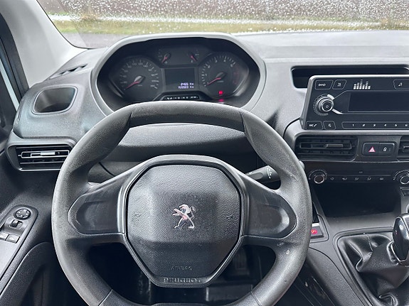 Peugeot Partner 11 of 14