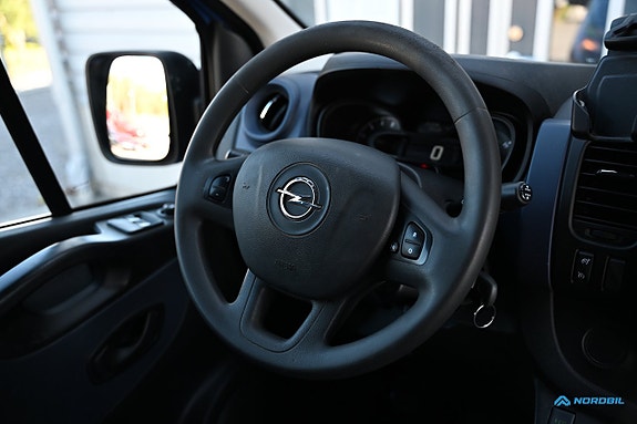 Opel Vivaro 15 of 20