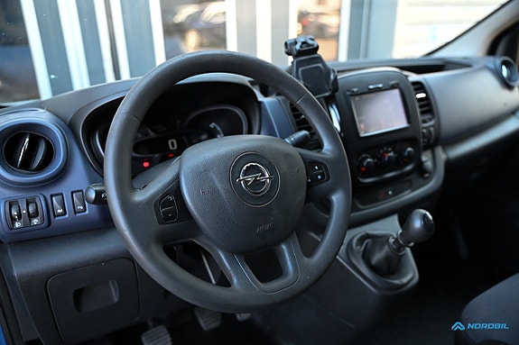 Opel Vivaro 9 of 20