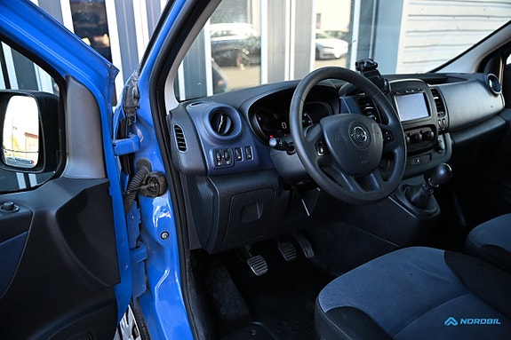 Opel Vivaro 7 of 20