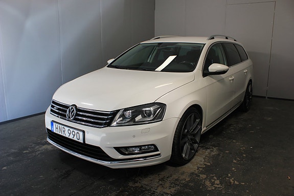 Volkswagen Passat 2 of 24