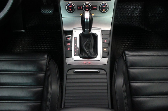 Volkswagen Passat 18 of 24