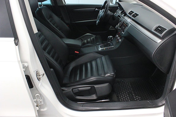 Volkswagen Passat 10 of 24