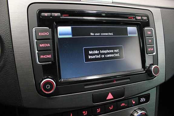 Volkswagen Passat 21 of 24