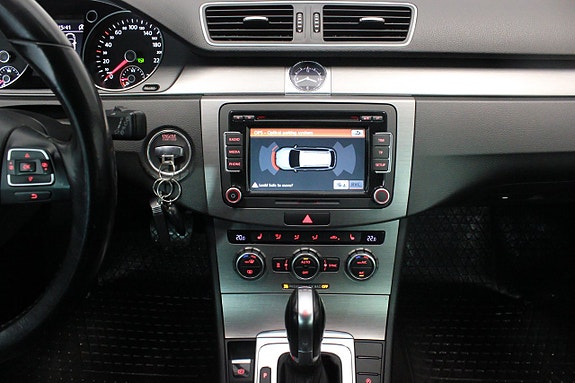 Volkswagen Passat 17 of 24