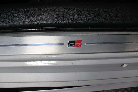 Toyota Corolla 25 of 27