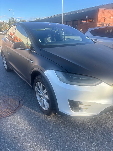Tesla Model X 2 of 3