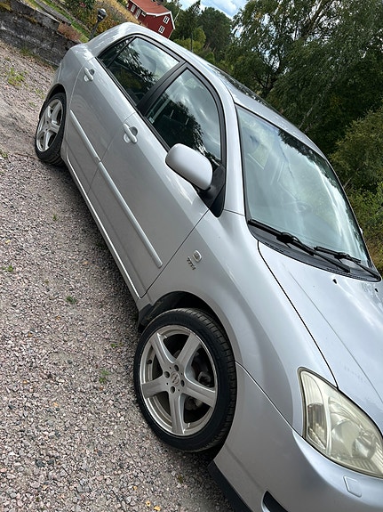 Toyota Corolla 2 of 10