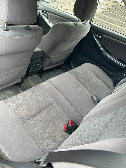 Toyota Corolla 7 of 10