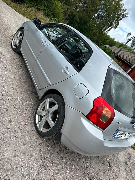 Toyota Corolla 3 of 10
