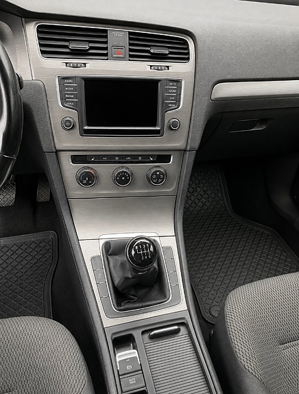 Volkswagen Golf VII 3 of 3