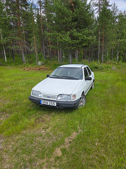 Ford Sierra 2 of 5