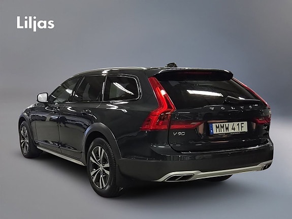 Volvo V90 Cross Country 4 of 11