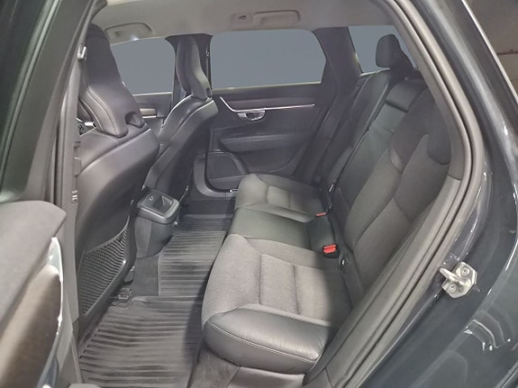 Volvo V90 Cross Country 8 of 11