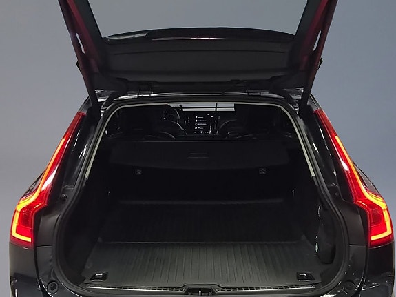 Volvo V90 Cross Country 9 of 11