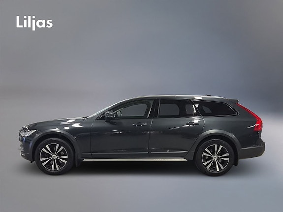 Volvo V90 Cross Country 3 of 11