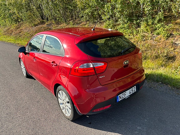 Kia Rio 2 of 5