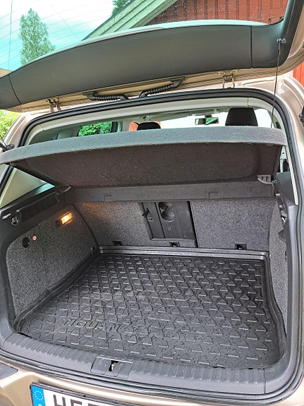 Volkswagen Tiguan 4 of 5