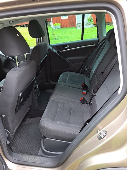 Volkswagen Tiguan 3 of 5