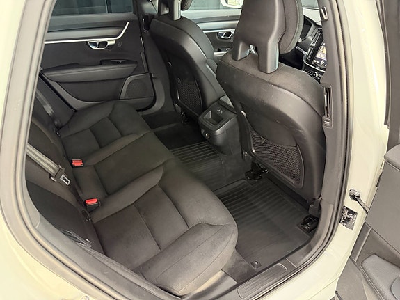 Volvo V90 8 of 14