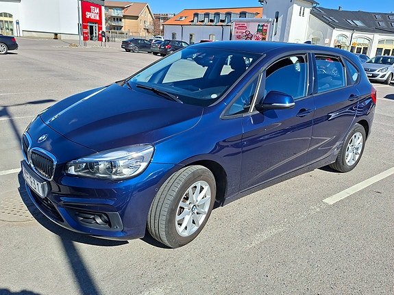 BMW 218i 3 of 24