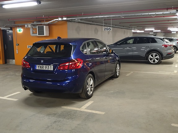BMW 218i 24 of 24