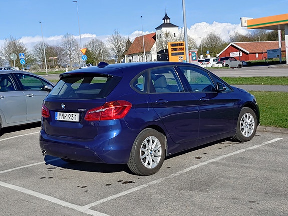 BMW 218i 4 of 24