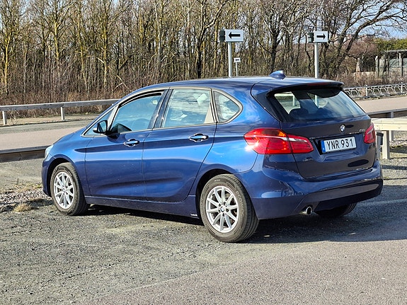 BMW 218i 5 of 24
