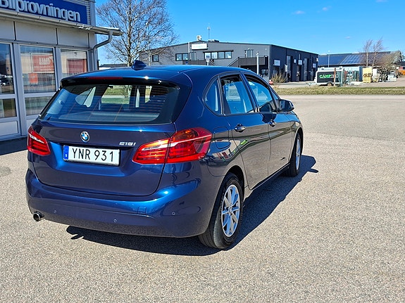 BMW 218i 7 of 24