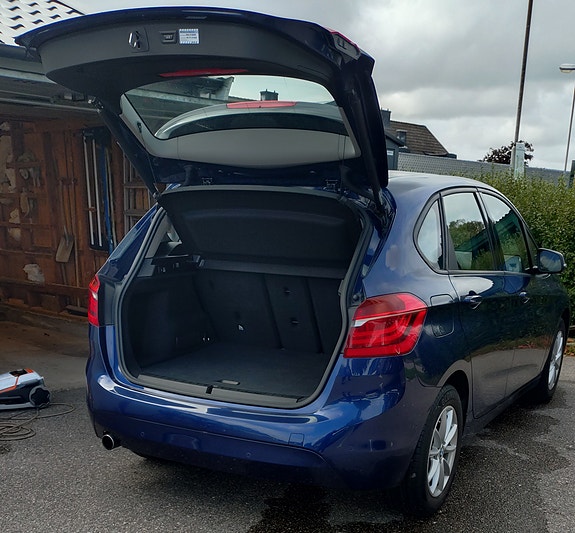 BMW 218i 15 of 24