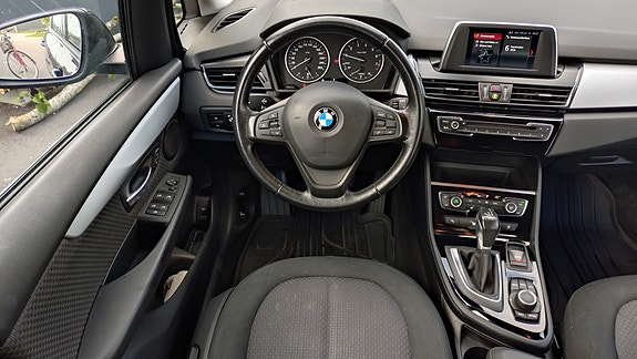 BMW 218i 14 of 24