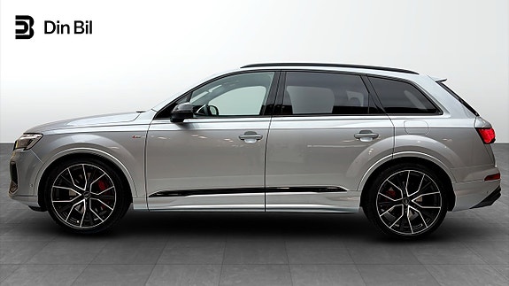 Audi Q7 2 of 18
