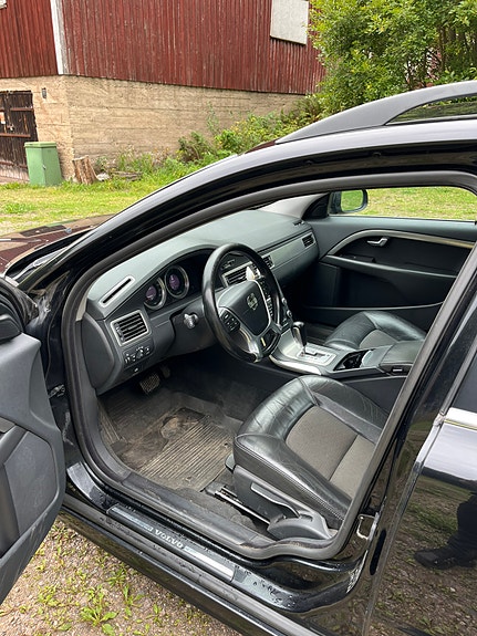 Volvo V70 7 of 8