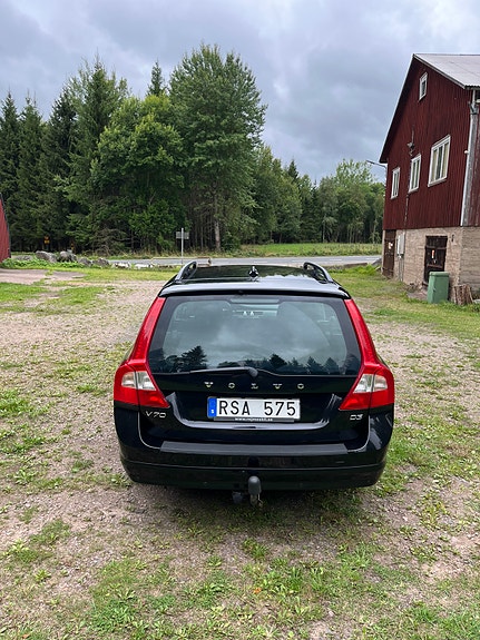Volvo V70 3 of 8