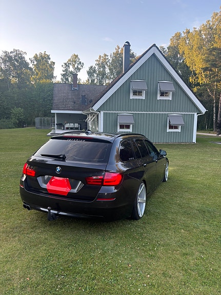 BMW 520d 4 of 6