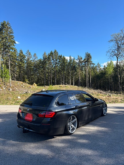 BMW 520d 3 of 6