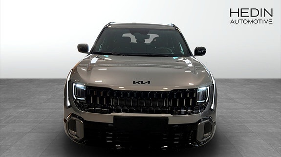 Kia Seltos 8 of 16