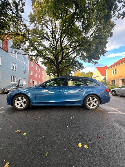 Audi A4 2 of 14