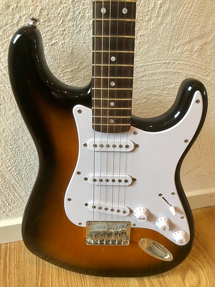 Squier Stratocaster elgitarr