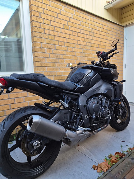 Yamaha MT-10 3 of 3