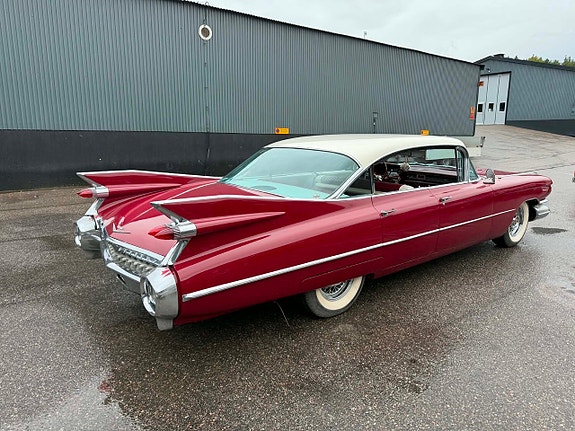 Cadillac Deville 6 of 30